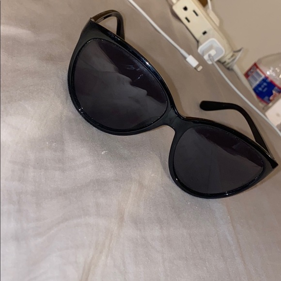 Black Sunglasses - Picture 4 of 4